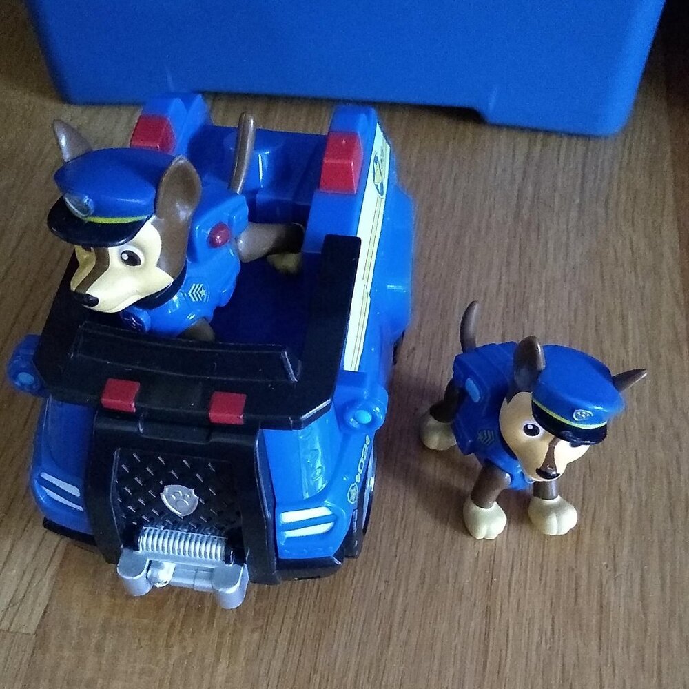 Paw Patrol Car & Chase Figures